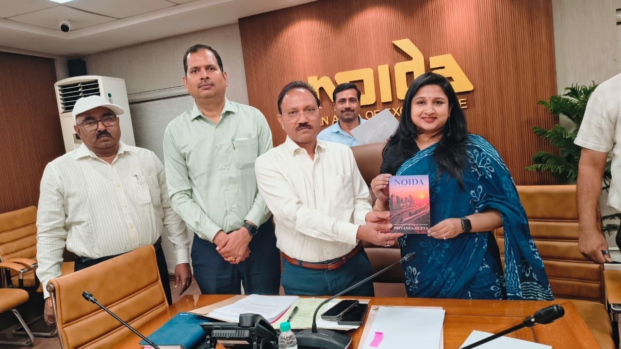 Book 'Noida' — Presented to Shri Satish Pal (IAS), ACEO Noida Authority
